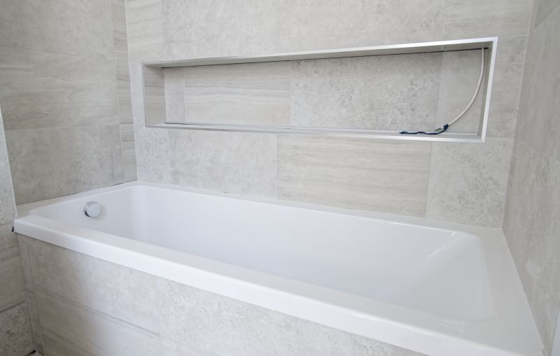 Minimalist Tub Design